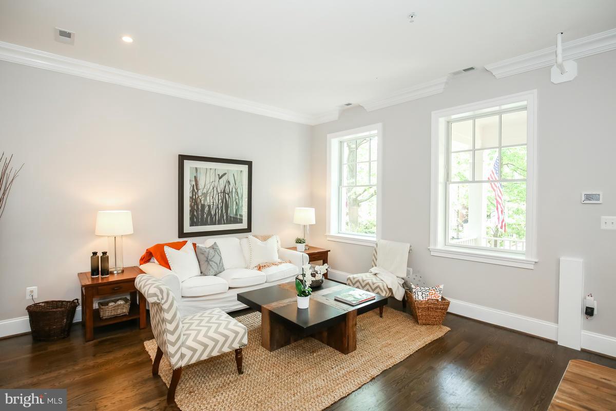2014 Kalorama Road Northwest, Unit 3 Washington, DC 20009 - Photo 3 of 14 Bright, Open Living Room