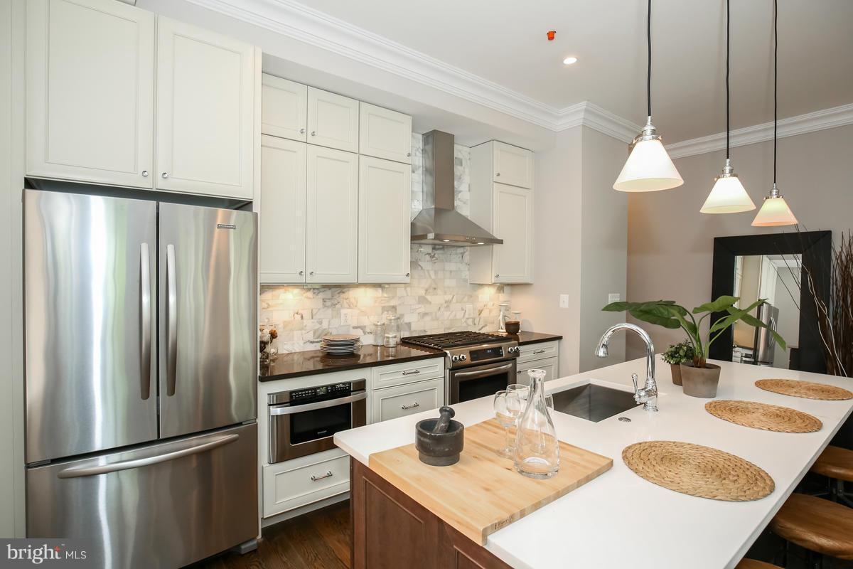 2014 Kalorama Road Northwest, Unit 3 Washington, DC 20009 - Photo 7 of 14 Stainless Appliances