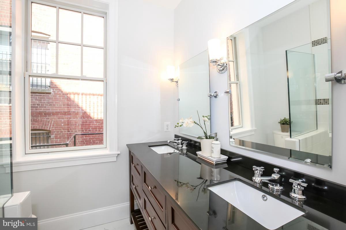 2014 Kalorama Road Northwest, Unit 3 Washington, DC 20009 - Photo 10 of 14 Chic Master Bathroom