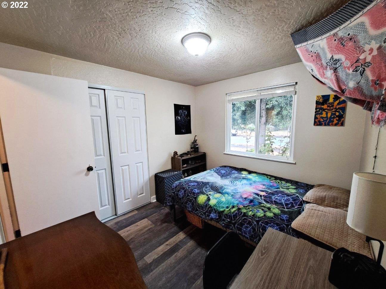 907 Lochaven Avenue Springfield, OR 97477 - Photo 16 of 24 Gallery Image 16