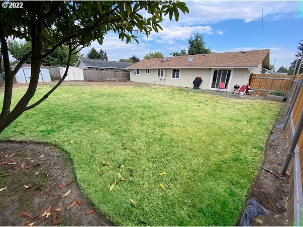 907 Lochaven Avenue Springfield, OR 97477 - Photo 19 of 24 Gallery Image 19