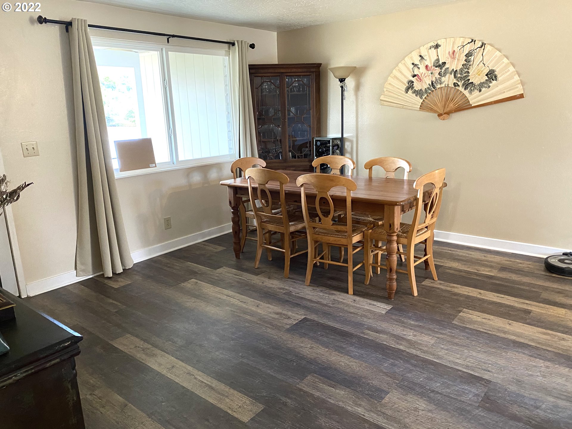 907 Lochaven Avenue Springfield, OR 97477 - Photo 5 of 24 Gallery Image 5