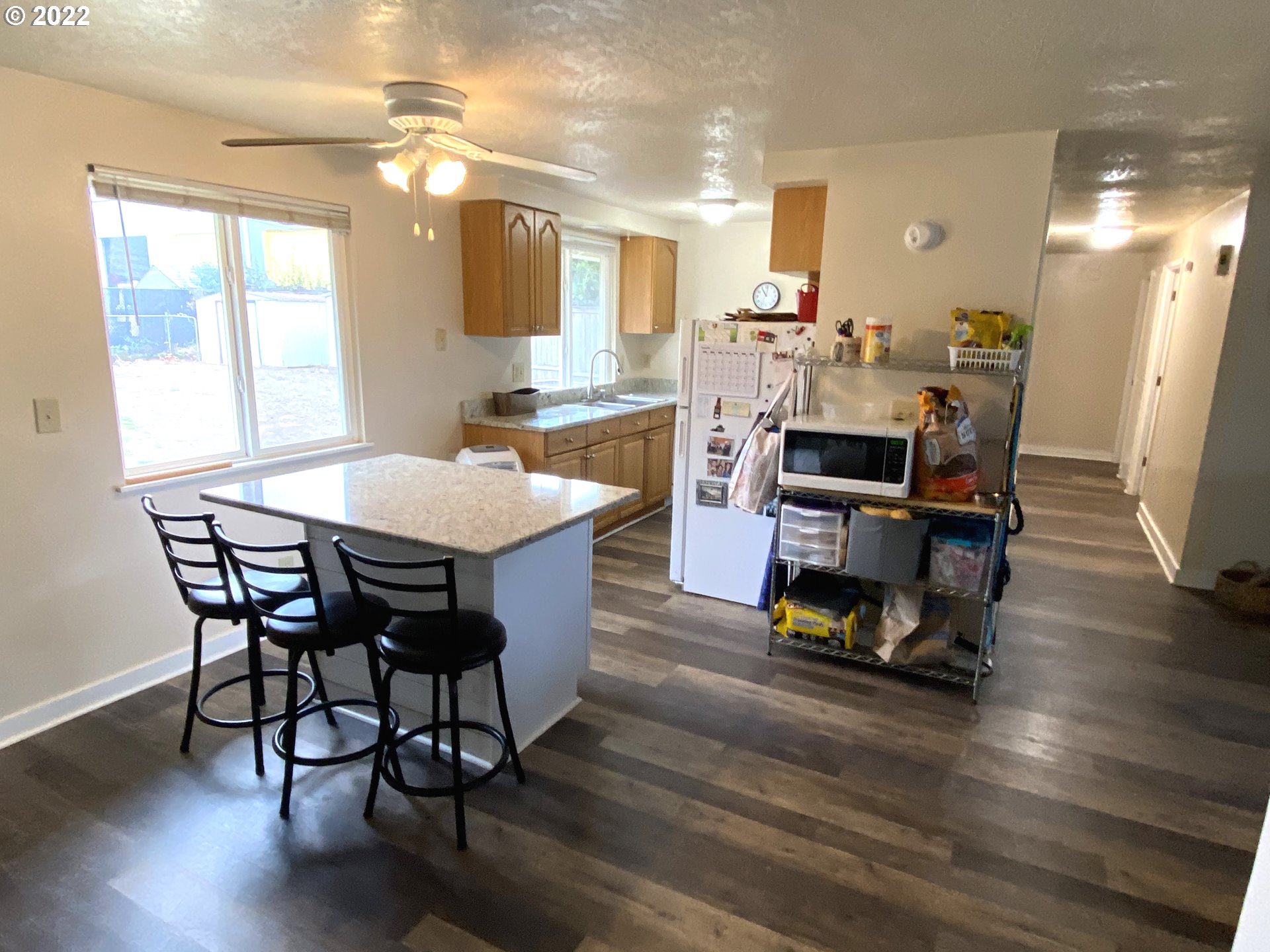 907 Lochaven Avenue Springfield, OR 97477 - Photo 6 of 24 Gallery Image 6