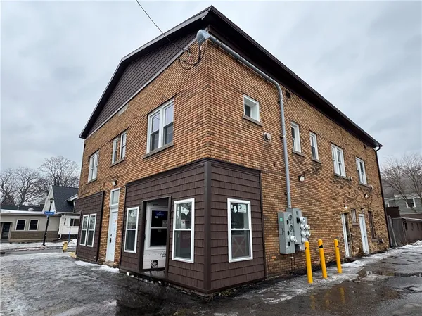 $950 | 2042 Dewey Avenue, Unit 4, Rochester, NY 14615