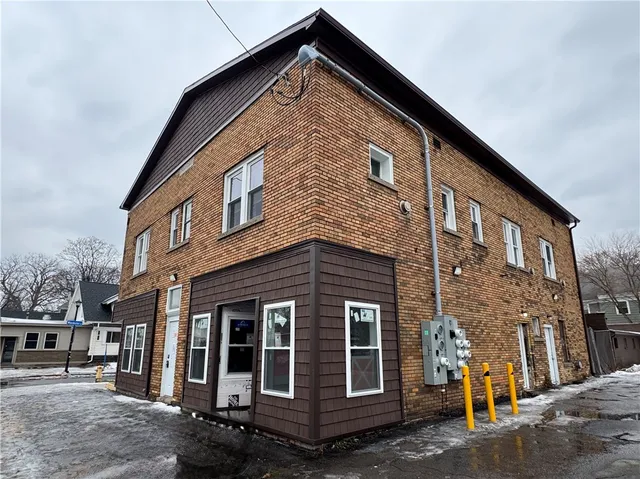 $950 | 2042 Dewey Avenue, Unit 4, Rochester, NY 14615