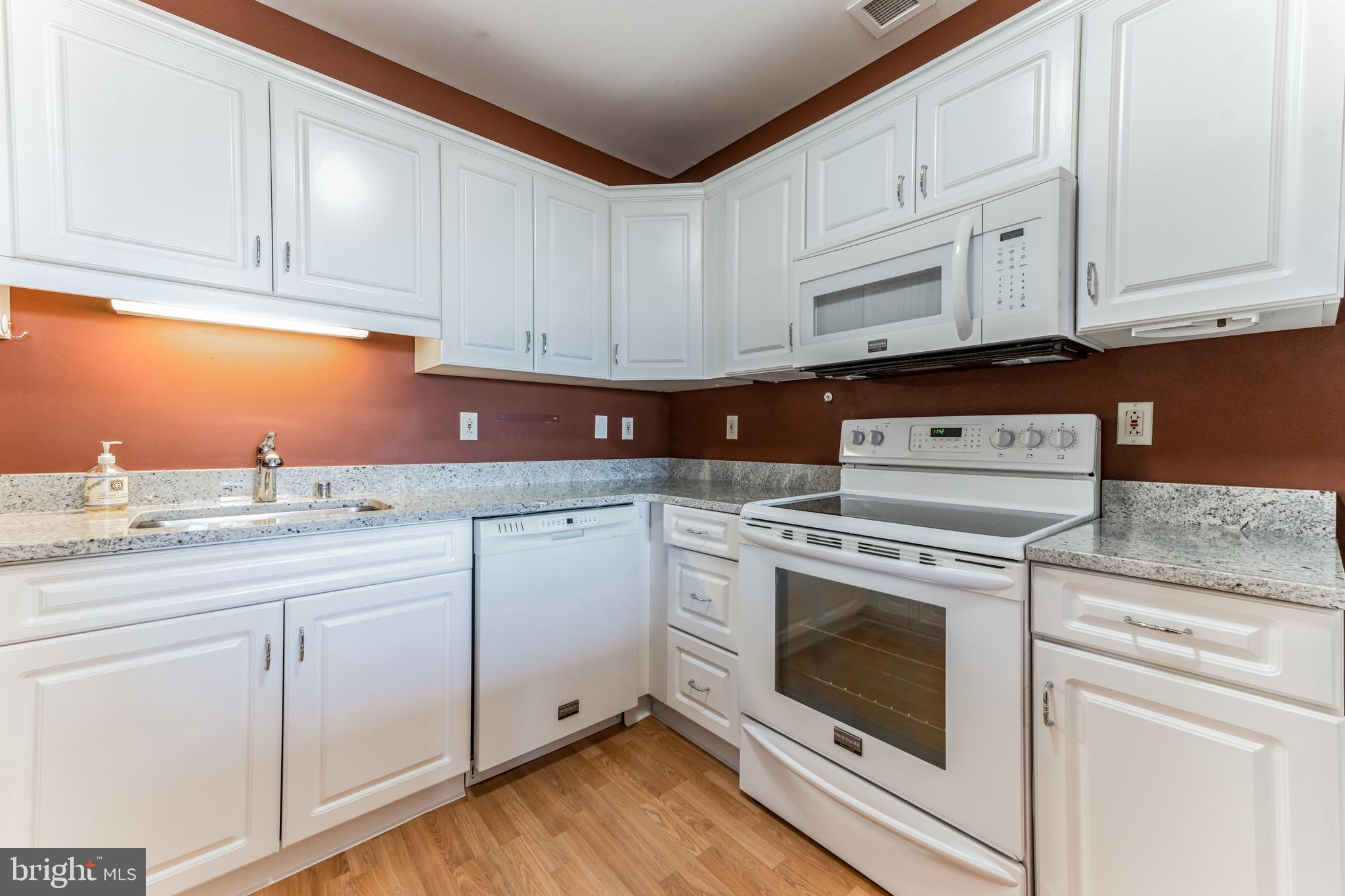 2425 Windrow Drive Princeton, NJ 08540 - Photo 5 of 60