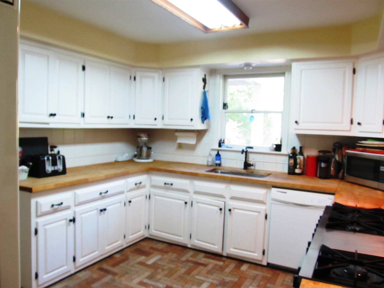 345 Scoby Road Francestown, NH 03043 - Photo 4 of 27