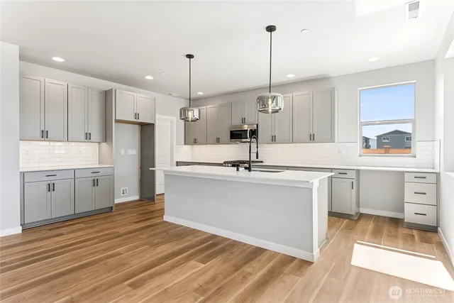 $799,900 | 13915 179th Street East, Unit 58, Puyallup, WA 98374