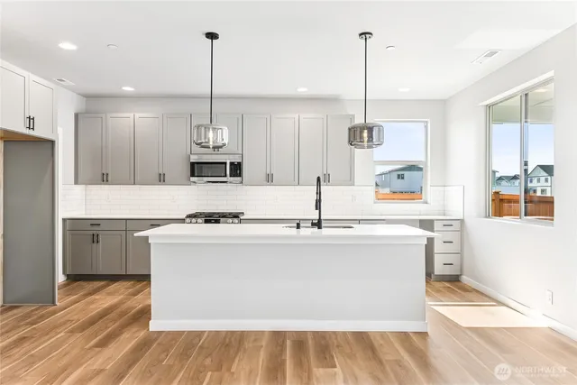 $799,900 | 13915 179th Street East, Unit 58, Puyallup, WA 98374