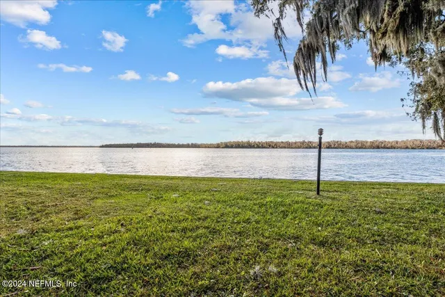$229,000 | 179 Beecher's Point Drive, Unit C217, Welaka, FL 32193