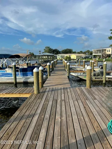 $229,000 | 179 Beecher's Point Drive, Unit C217, Welaka, FL 32193