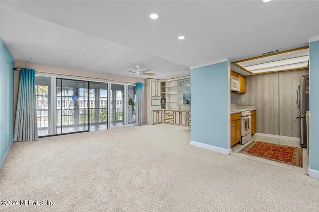 $229,000 | 179 Beecher's Point Drive, Unit C217, Welaka, FL 32193