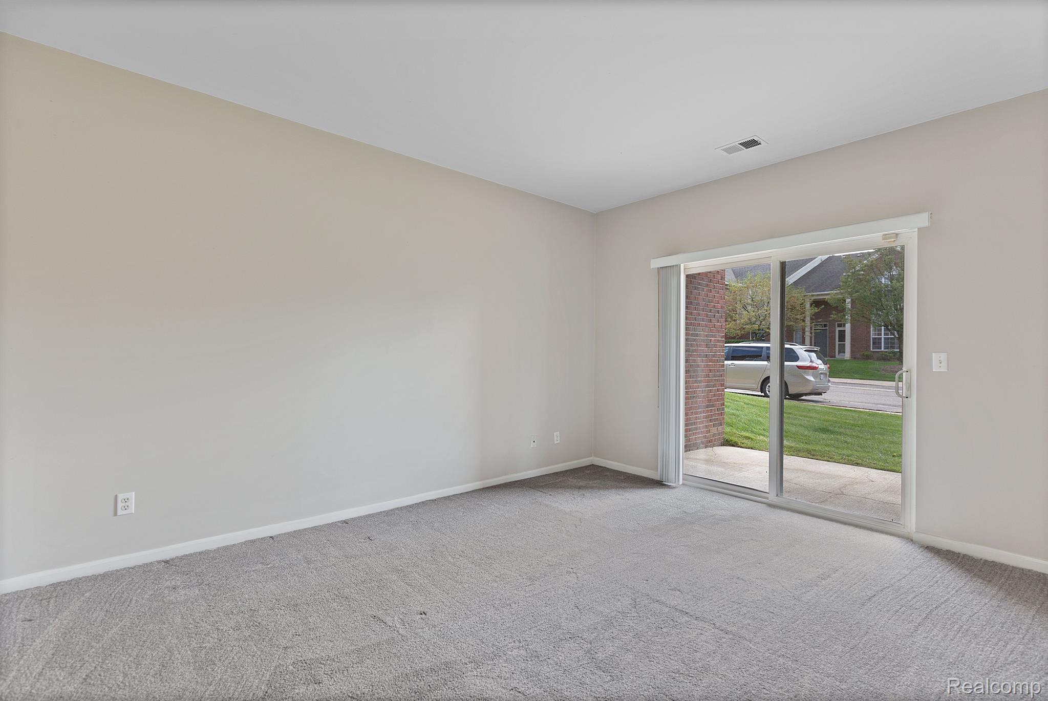 1924 Flagstone Circle Rochester, MI 48307 - Photo 15 of 31 Gallery Image 15