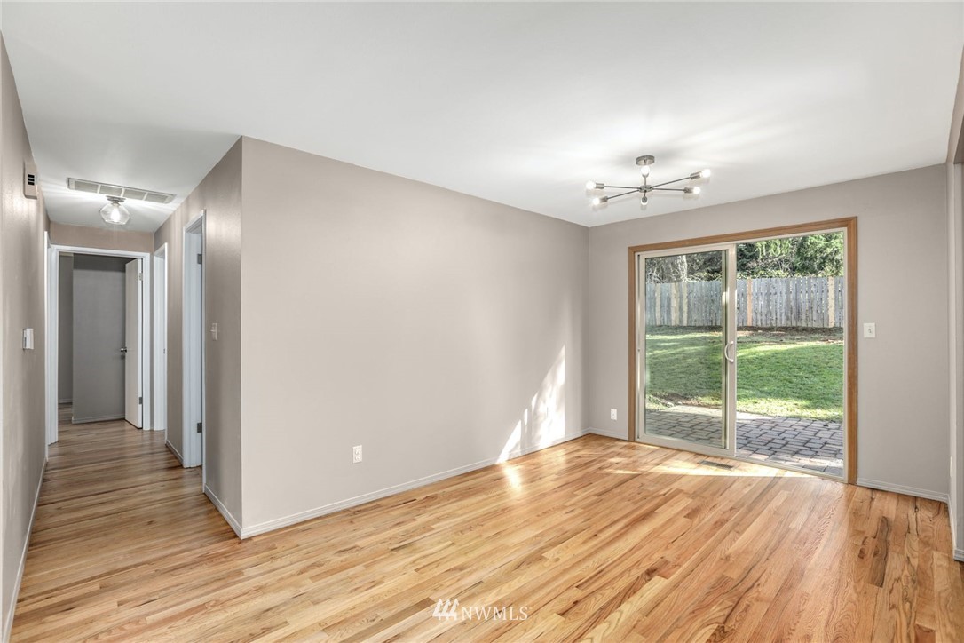 11518 148th Avenue Southeast Renton, WA 98059 - Photo 3 of 12 Gallery Image 3