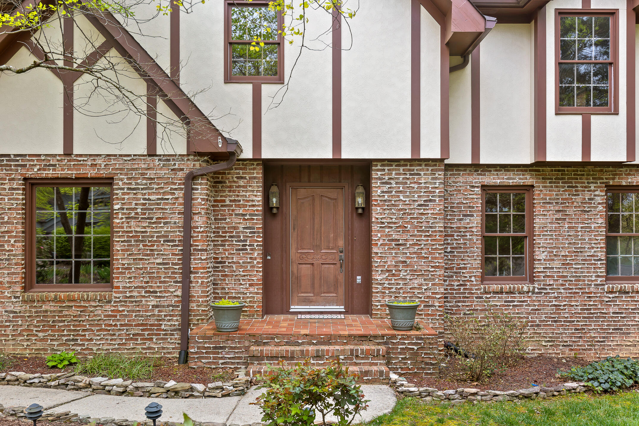 9216 Mountain Shadows Drive Chattanooga, TN 37421 - Photo 3 of 37 MtnShadows-36