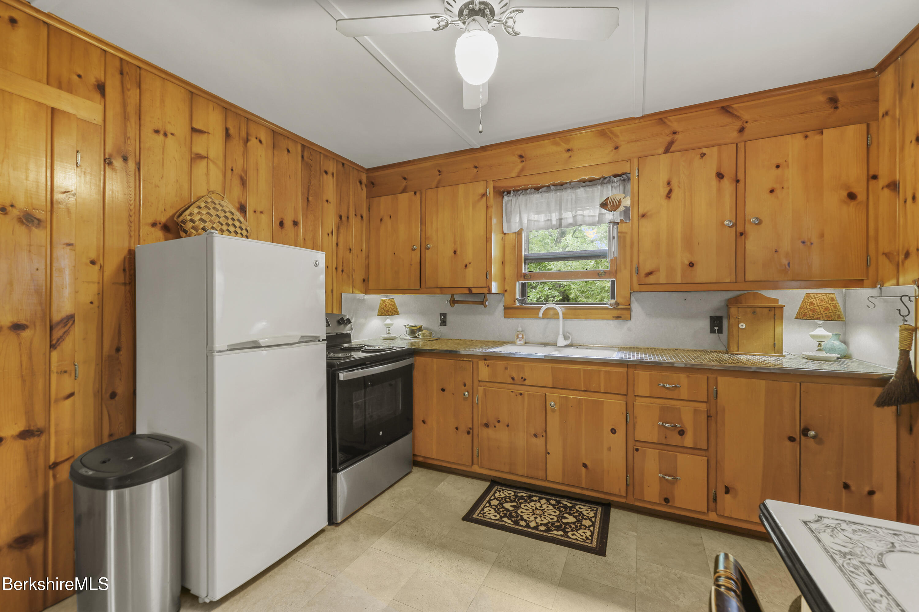 160 Chestnut Road Richmond, MA 01201 - Photo 11 of 40 Kitchen
