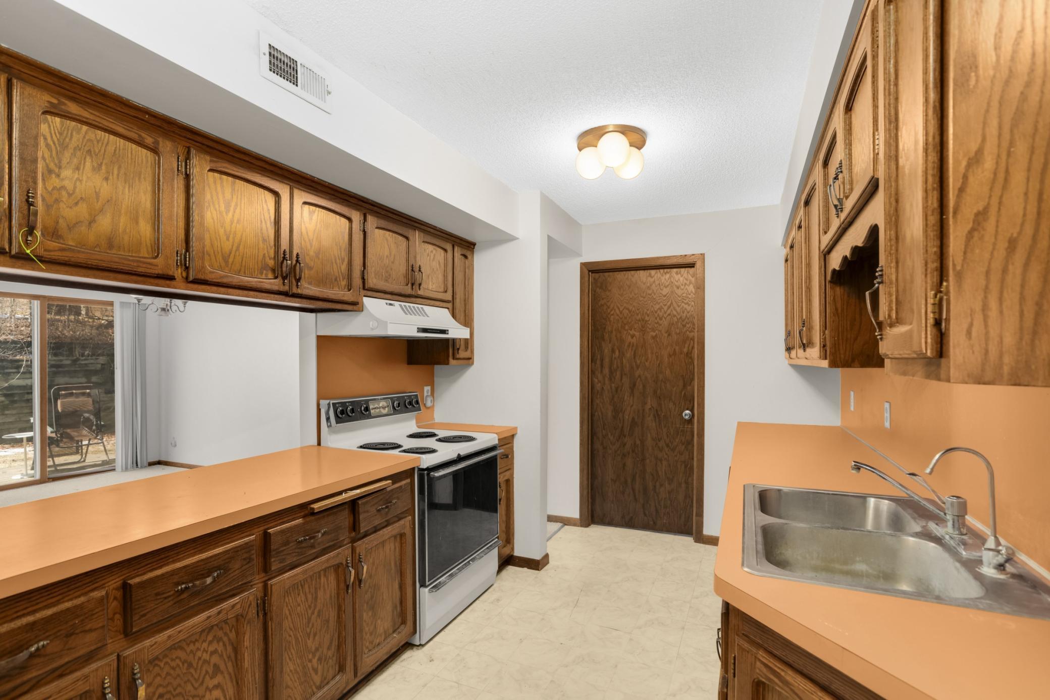 4185 Hilltop Point Eagan, MN 55123 - Photo 17 of 36