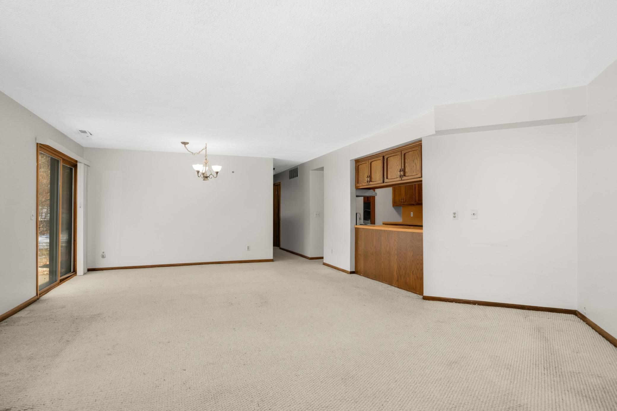 4185 Hilltop Point Eagan, MN 55123 - Photo 8 of 36