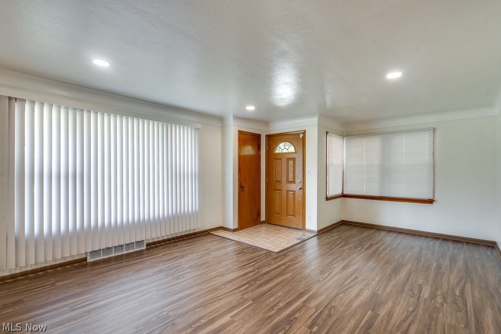 2031 West Pleasant Valley Road Parma, OH 44134 - Photo 2 of 26