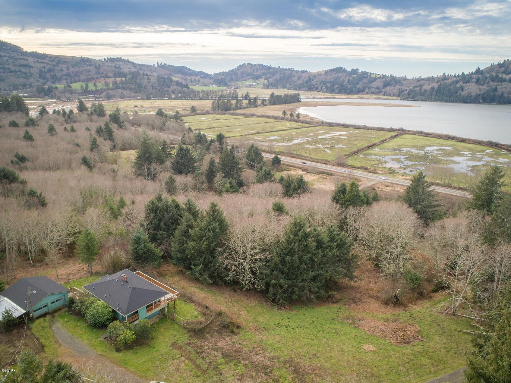 39455 Us-101 Cloverdale, OR 97112 - Photo 4 of 30 5 (1)