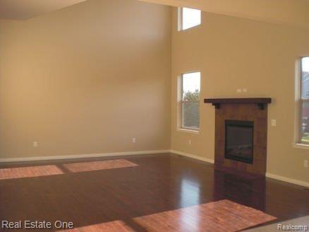 Shadwell Lane 3461-Geat Room wit
