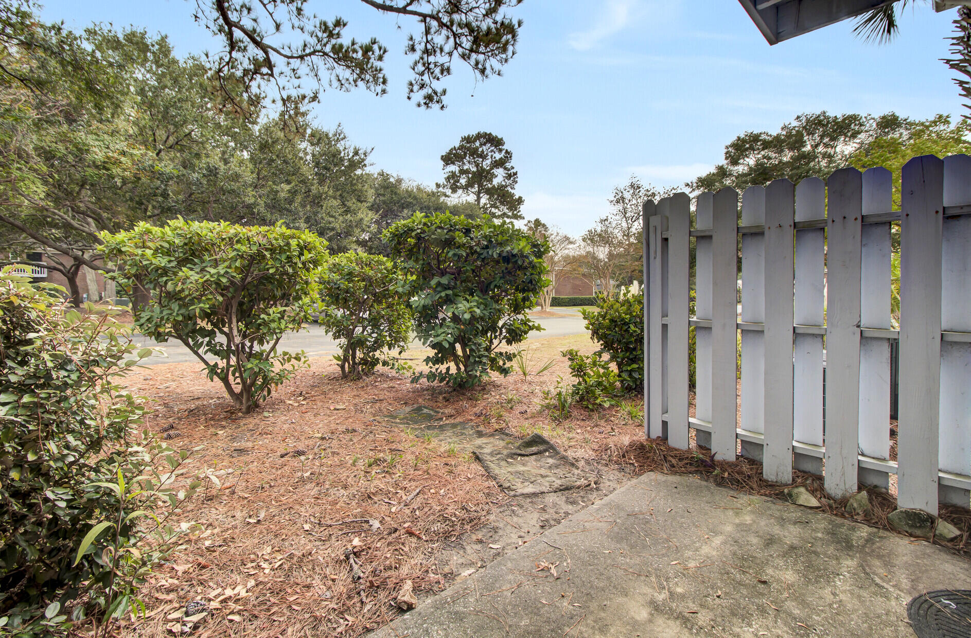 21 Rivers Point Row, Unit 4B Charleston, SC 29412 - Photo 17 of 26 21 Rivers Point Row 4B