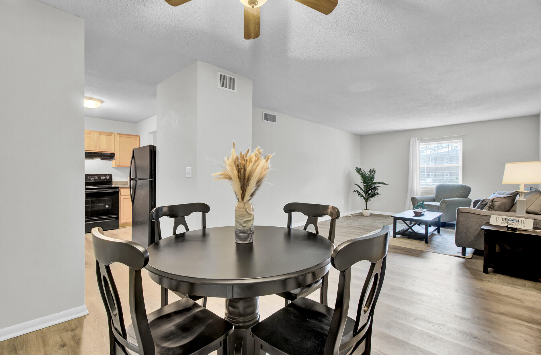 21 Rivers Point Row, Unit 4B Charleston, SC 29412 - Photo 2 of 26 21 Rivers Point Row 4B