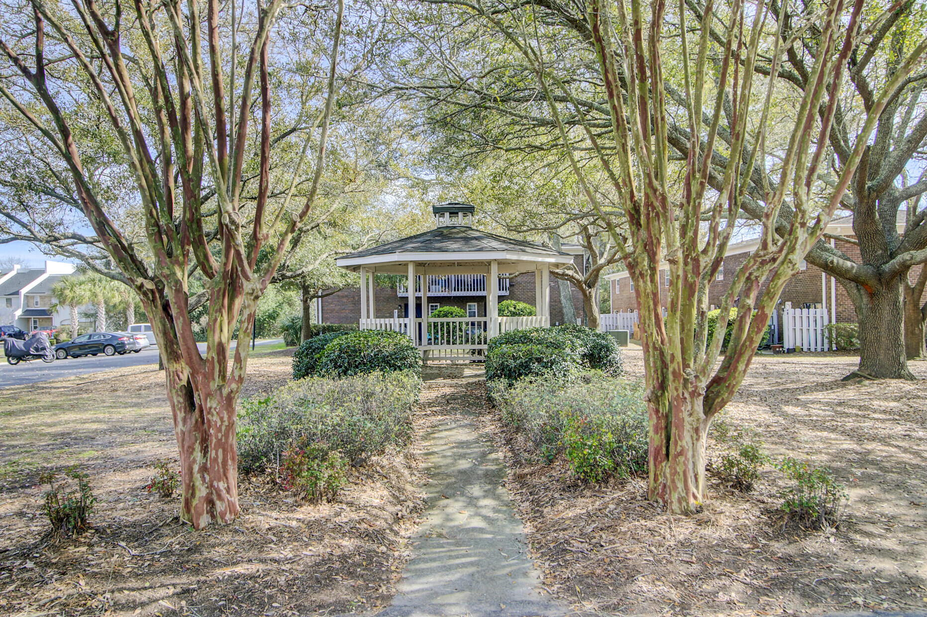 21 Rivers Point Row, Unit 4B Charleston, SC 29412 - Photo 24 of 26 21 Rivers Point Row 4B