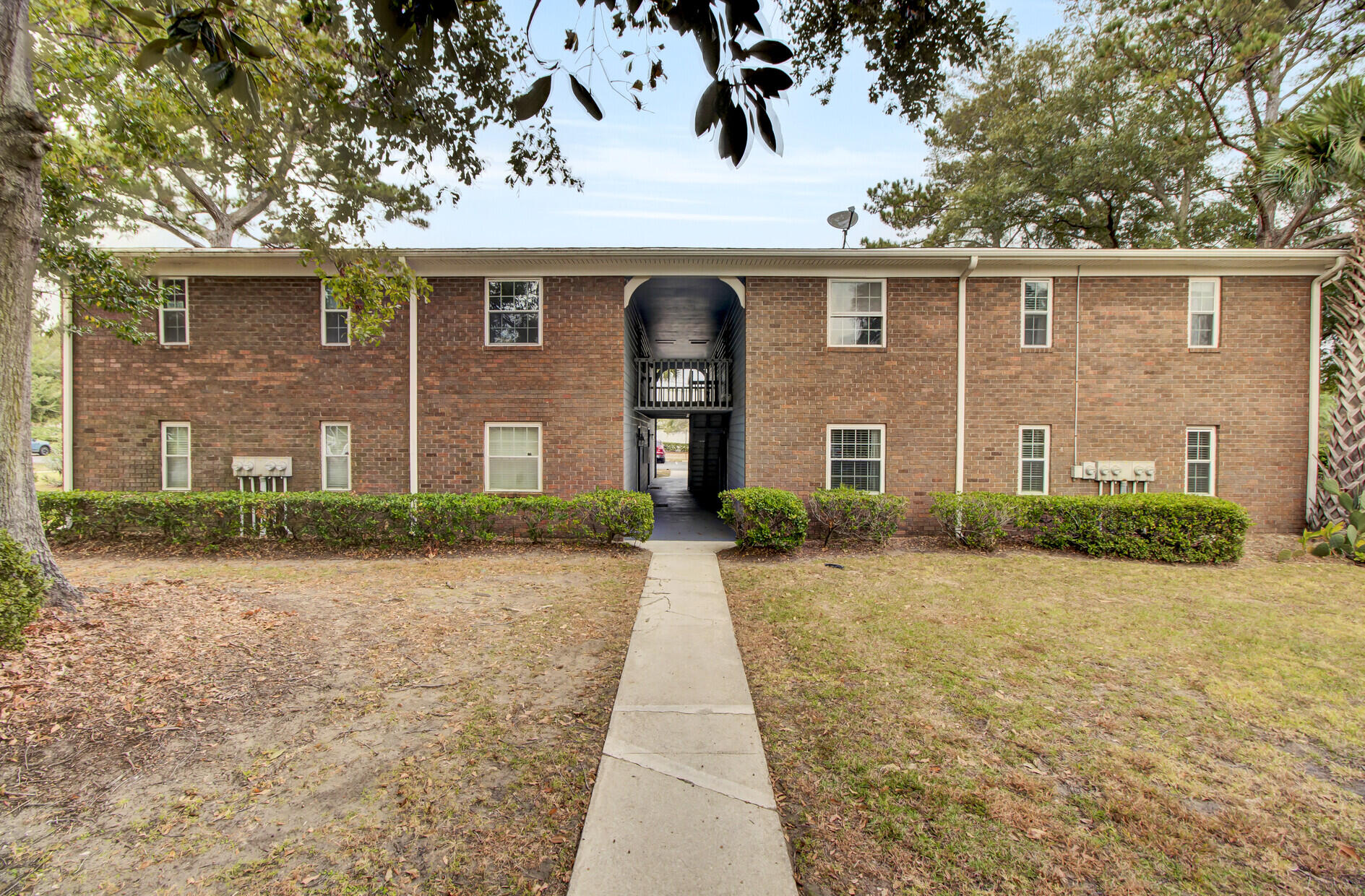 21 Rivers Point Row, Unit 4B Charleston, SC 29412 - Photo 3 of 26 21 Rivers Point Row 4B