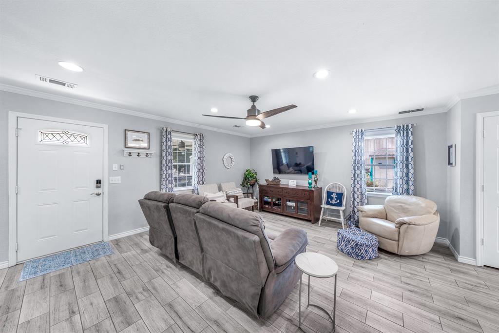 154 Wapiti Quitman, TX 75783 - Photo 5 of 24 a living room with furniture and a large window
