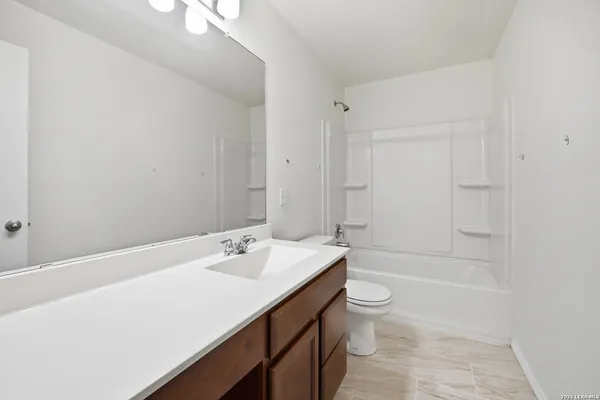 $319,990 | 9305 Devils River, Converse, TX 78109