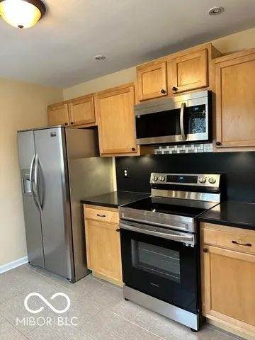 $1,600 | 10 Commerce Drive, Mooresville, IN 46158