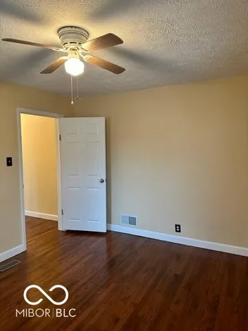 $1,600 | 10 Commerce Drive, Mooresville, IN 46158