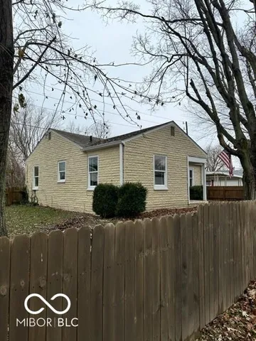 $1,600 | 10 Commerce Drive, Mooresville, IN 46158