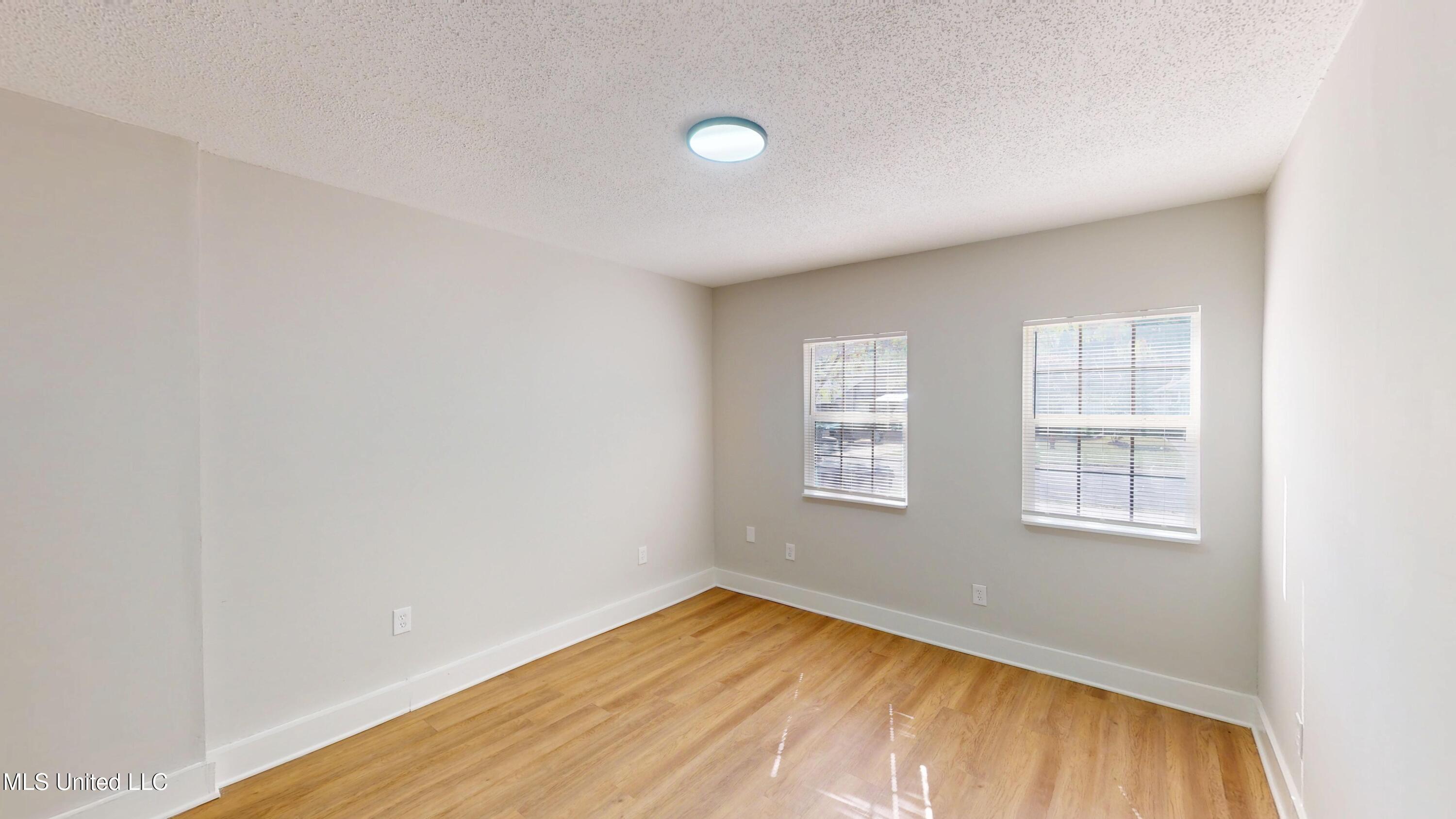 1071 Wilson Ridge Lake Cormorant, MS 38641 - Photo 17 of 31 1071-Wilson-Ridge-08152025_164945