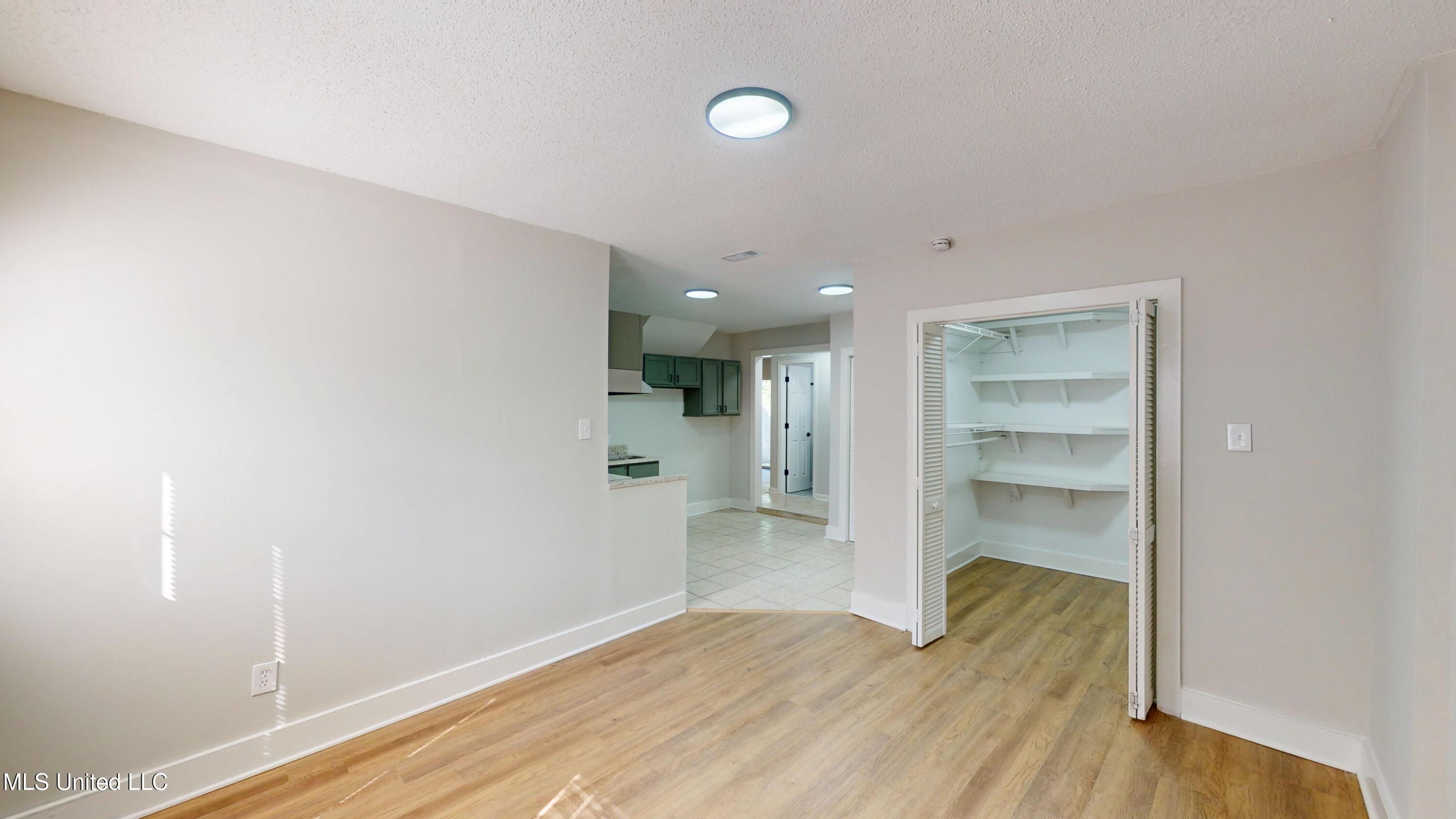 1071 Wilson Ridge Lake Cormorant, MS 38641 - Photo 18 of 31 1071-Wilson-Ridge-08152025_165007