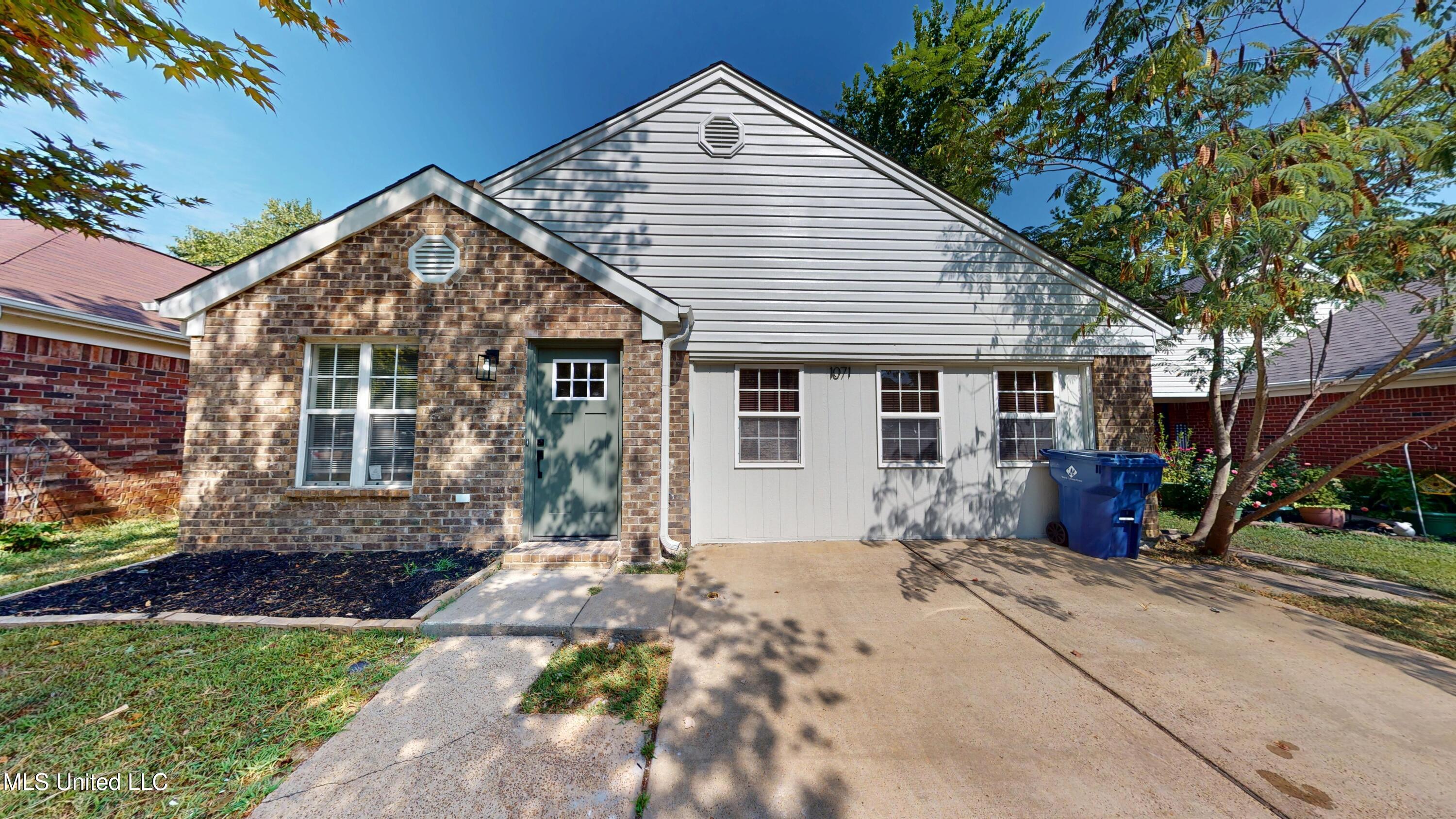 1071 Wilson Ridge Lake Cormorant, MS 38641 - Photo 2 of 31 1071-Wilson-Ridge-08152025_164034