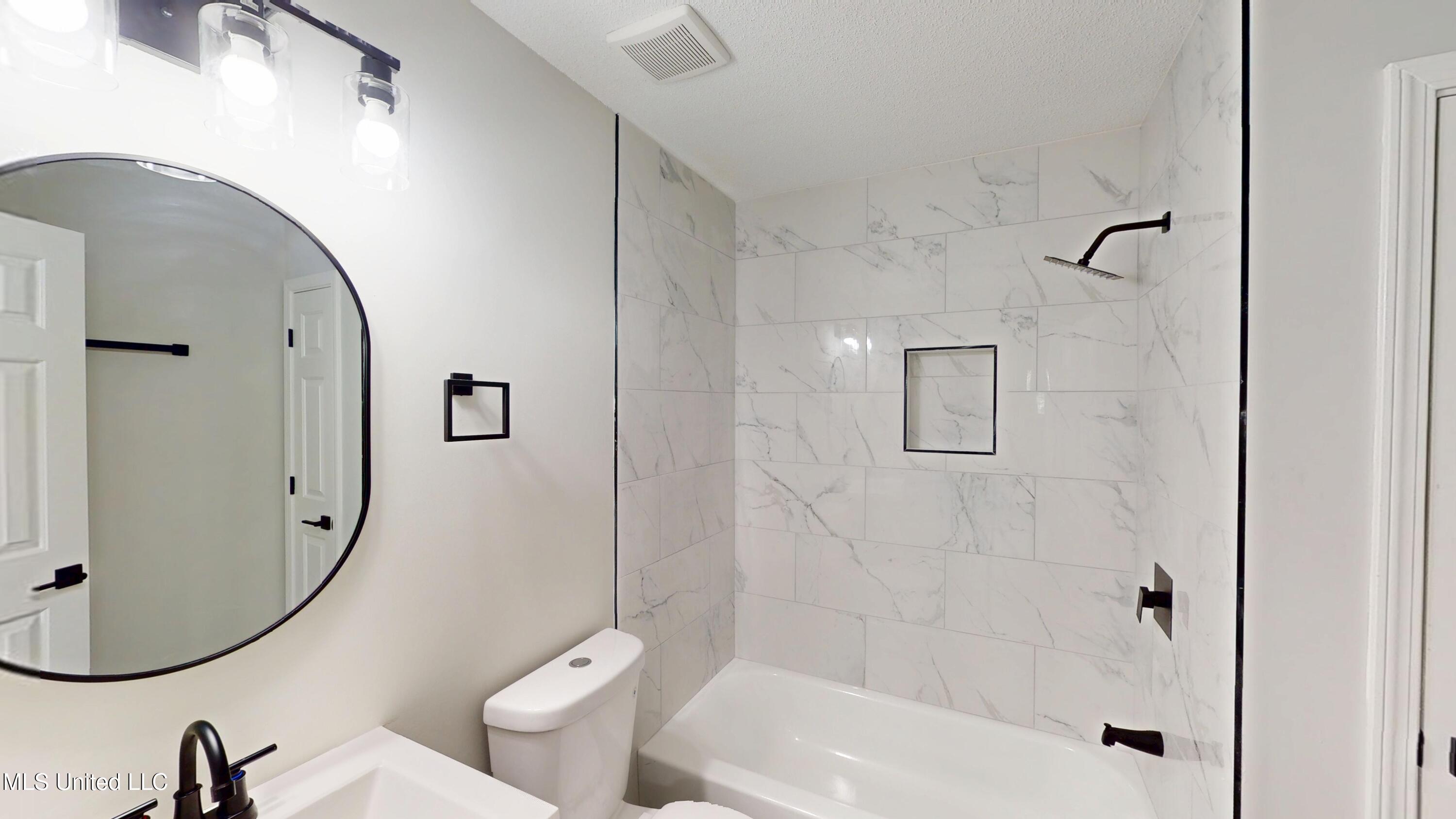 1071 Wilson Ridge Lake Cormorant, MS 38641 - Photo 24 of 31 1071-Wilson-Ridge-08152025_165227