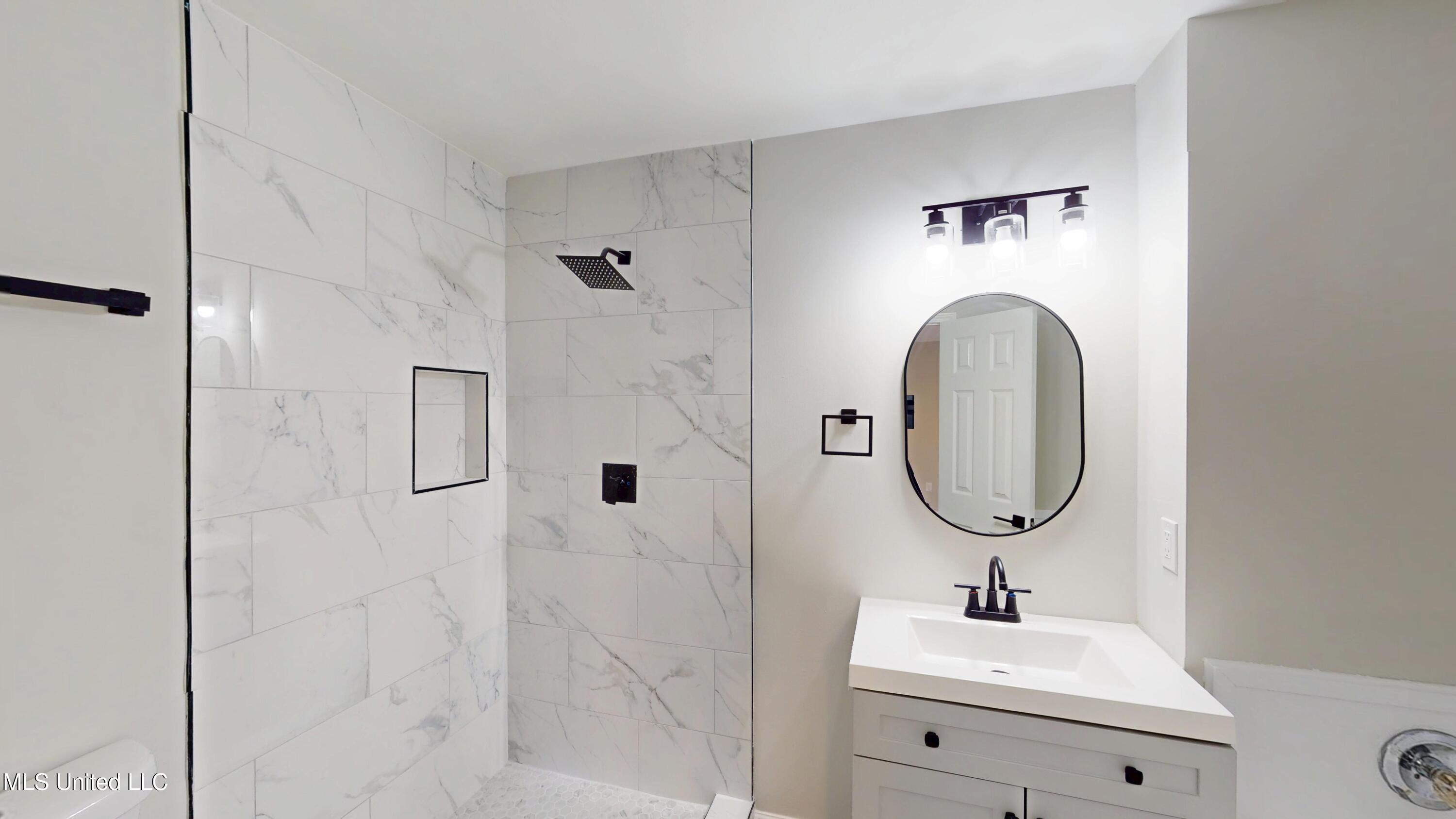 1071 Wilson Ridge Lake Cormorant, MS 38641 - Photo 27 of 31 1071-Wilson-Ridge-08152025_165421