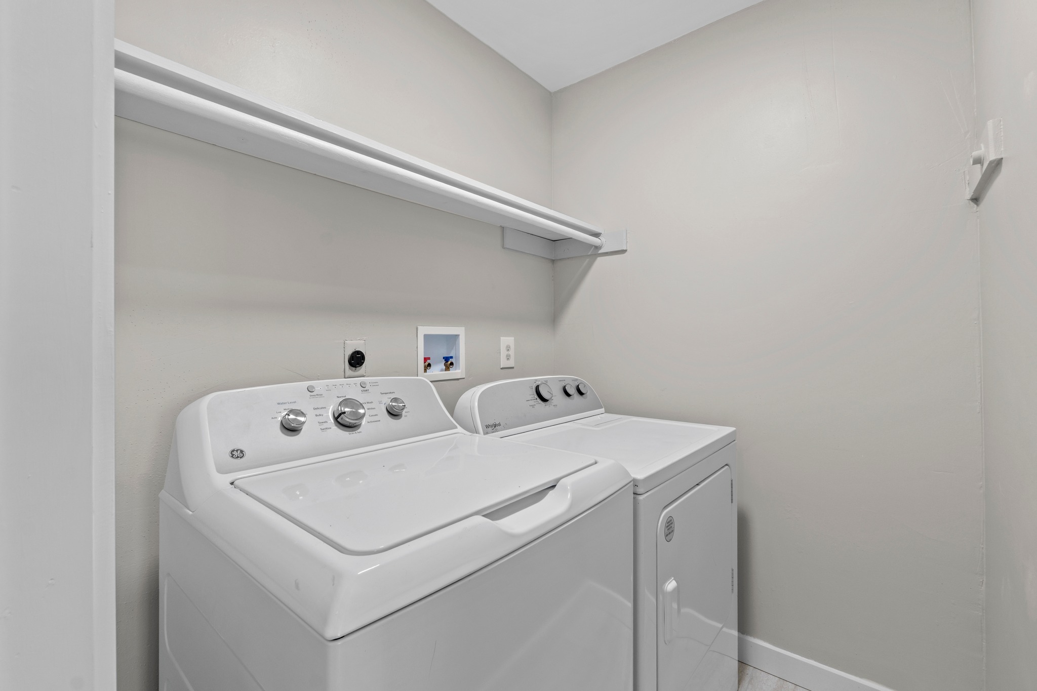 11811 Rotherham Drive Austin, TX 78754 - Photo 28 of 37 Functional utility room with modern appliances simplifies daily chores.