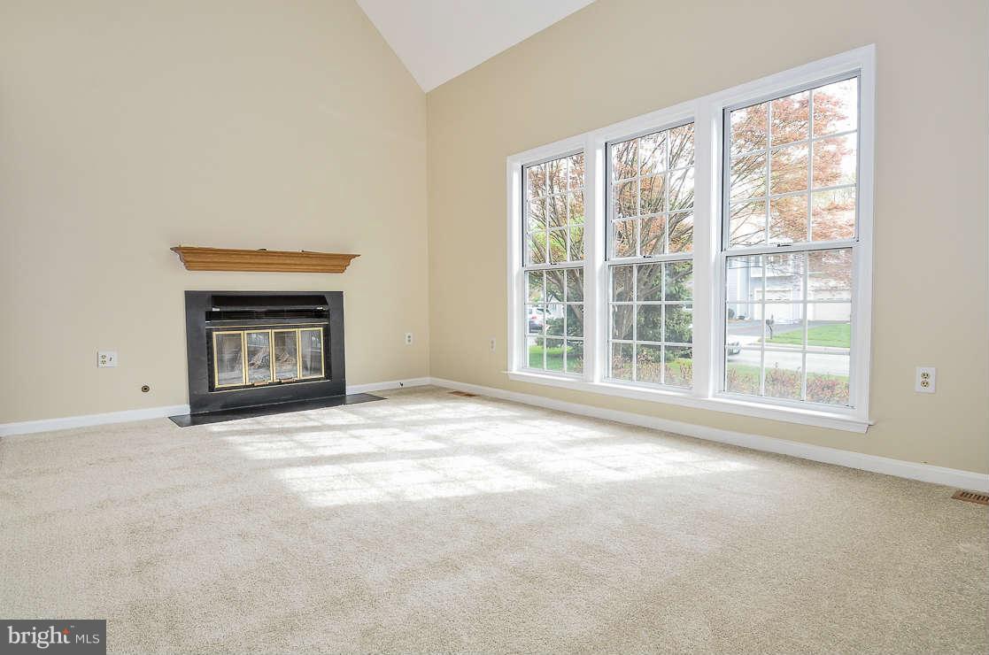 7942 Gambrill Court Springfield, VA 22153 - Photo 5 of 19 Living Room