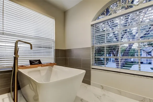 $699,900 | 9311 Heritage Oak Court, Tampa, FL 33647