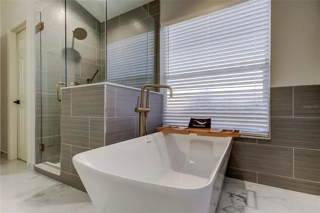 $699,900 | 9311 Heritage Oak Court, Tampa, FL 33647