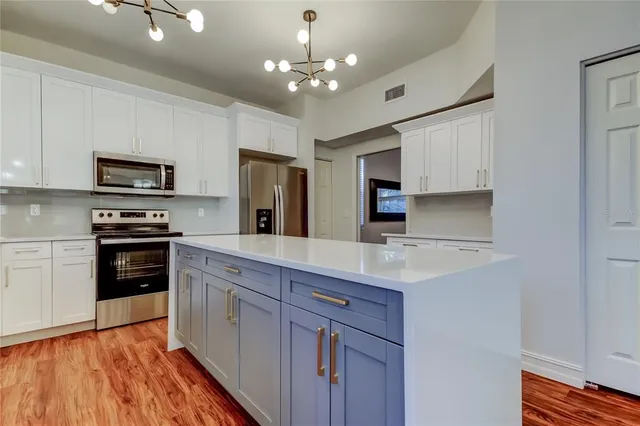 $699,900 | 9311 Heritage Oak Court, Tampa, FL 33647