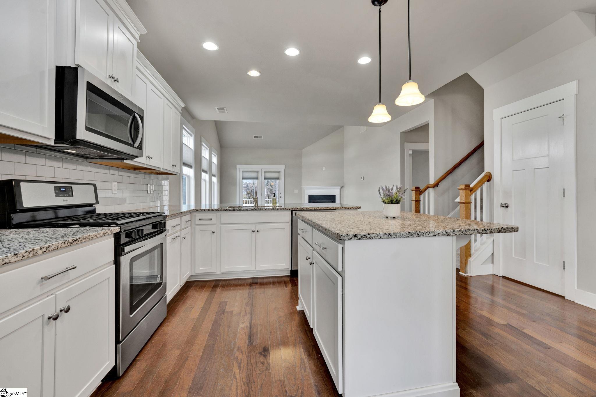 118 Parkland Drive Greenville, SC 29607 - Photo 7 of 36