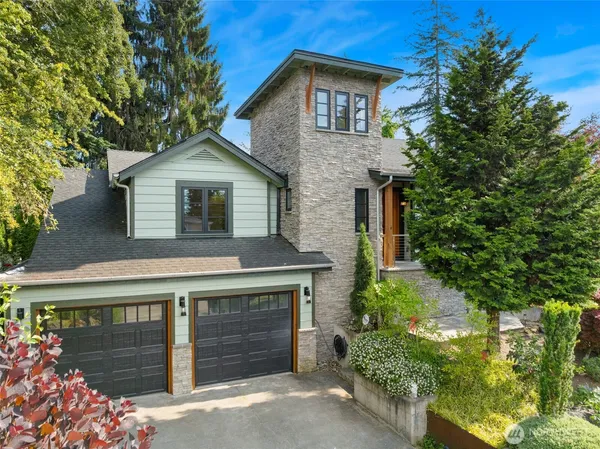 $3,139,080 | 9615 Northeast 26th Street, Clyde Hill, WA 98004
