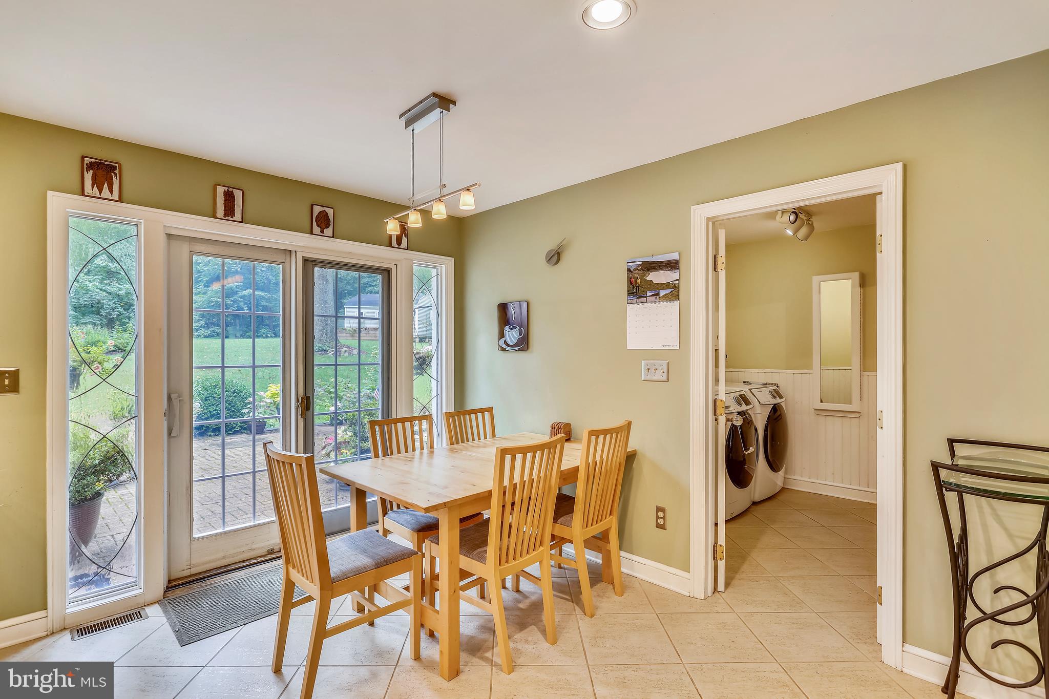 9420 Brink Road Laytonsville, MD 20882 - Photo 20 of 97 Breakfast area w/ French sliding door to patio