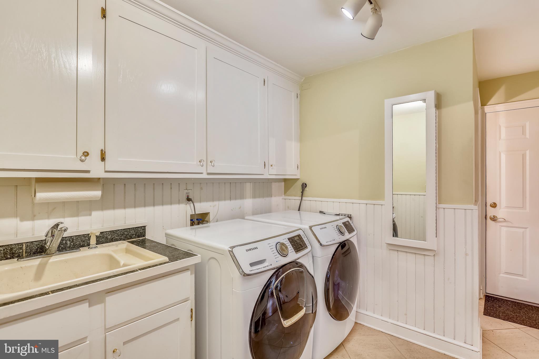 9420 Brink Road Laytonsville, MD 20882 - Photo 38 of 97 Laundry-Mud Room is off the kitchen