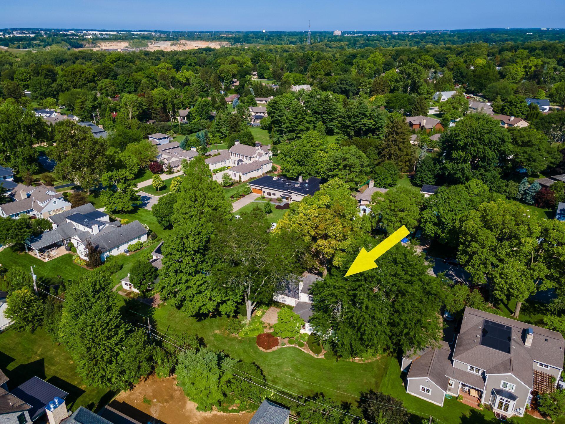 2505 Sherwin Road Columbus, OH 43221 - Photo 47 of 48 055__A 2505 Sherwin Drone 005
