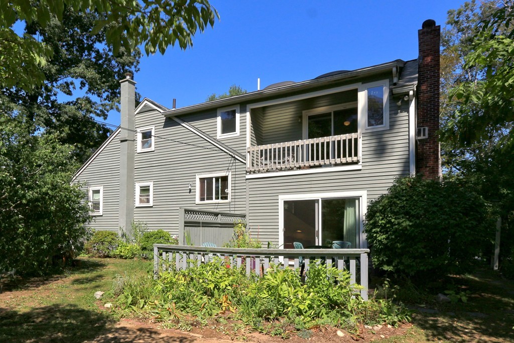 22 Sycamore Road Wayland, MA 01778 - Photo 2 of 30